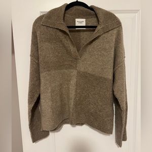 Abercrombie & Fitch Notch Neck Sweater Size L